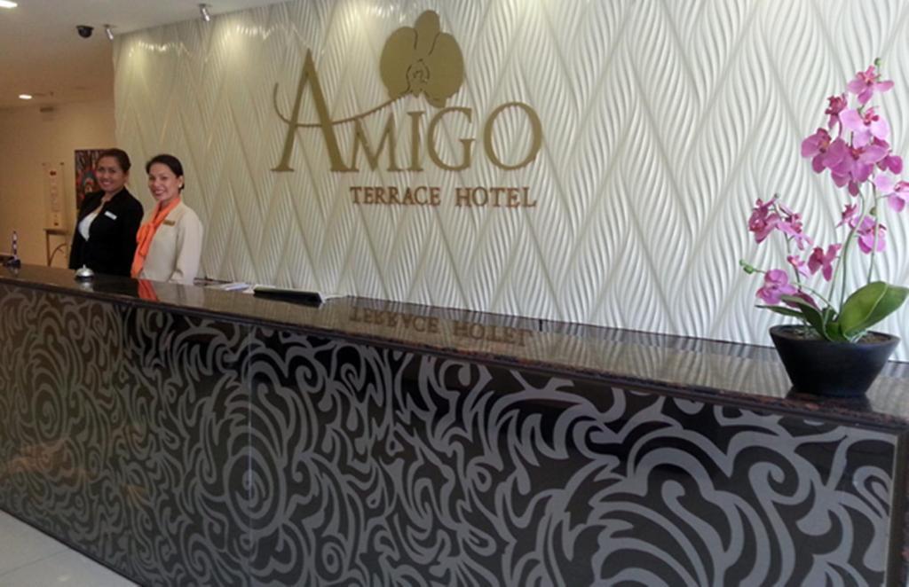 Amigo Terrace Hotel Илоило Экстерьер фото